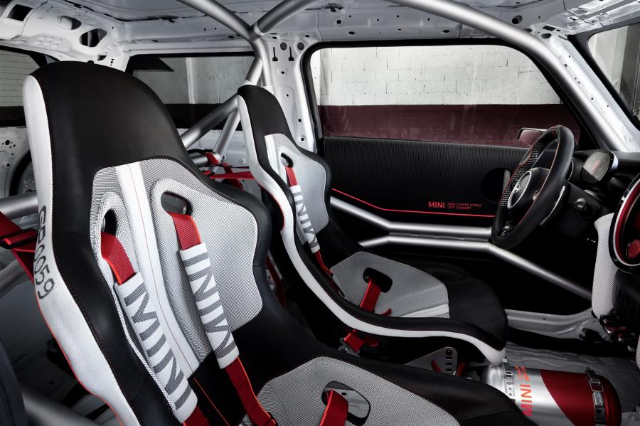 Интерьер Mini John Cooper Works GP Concept (F56) 2017 года  (фото 19 из 63)